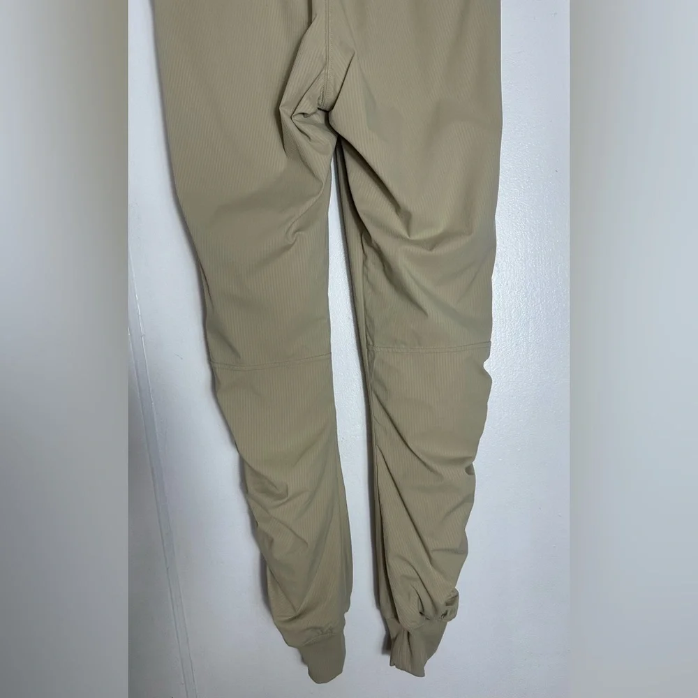 Lululemon Beyond the Studio 7/8 Jogger - Size 4